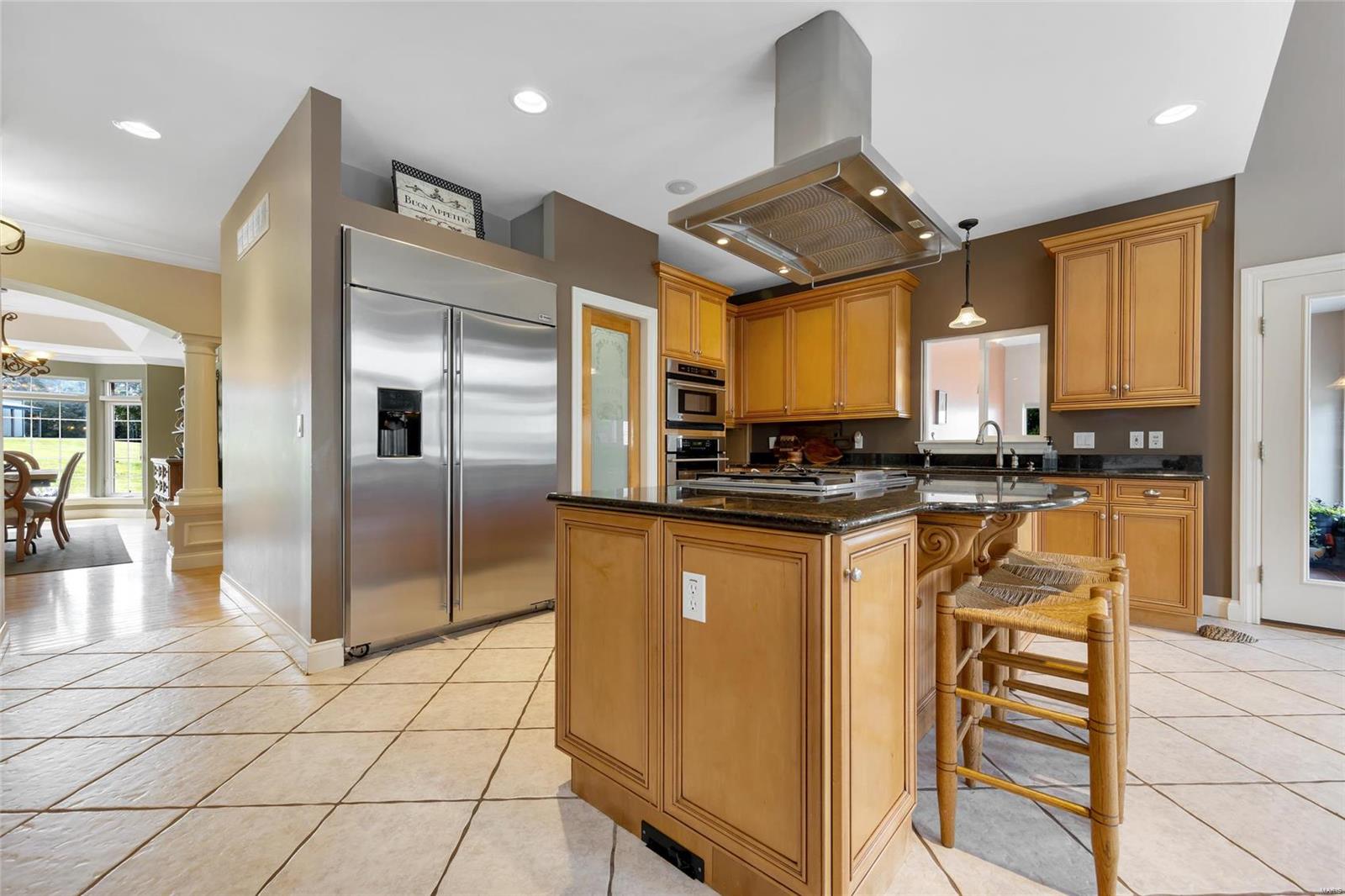 Harry Bench - Residential