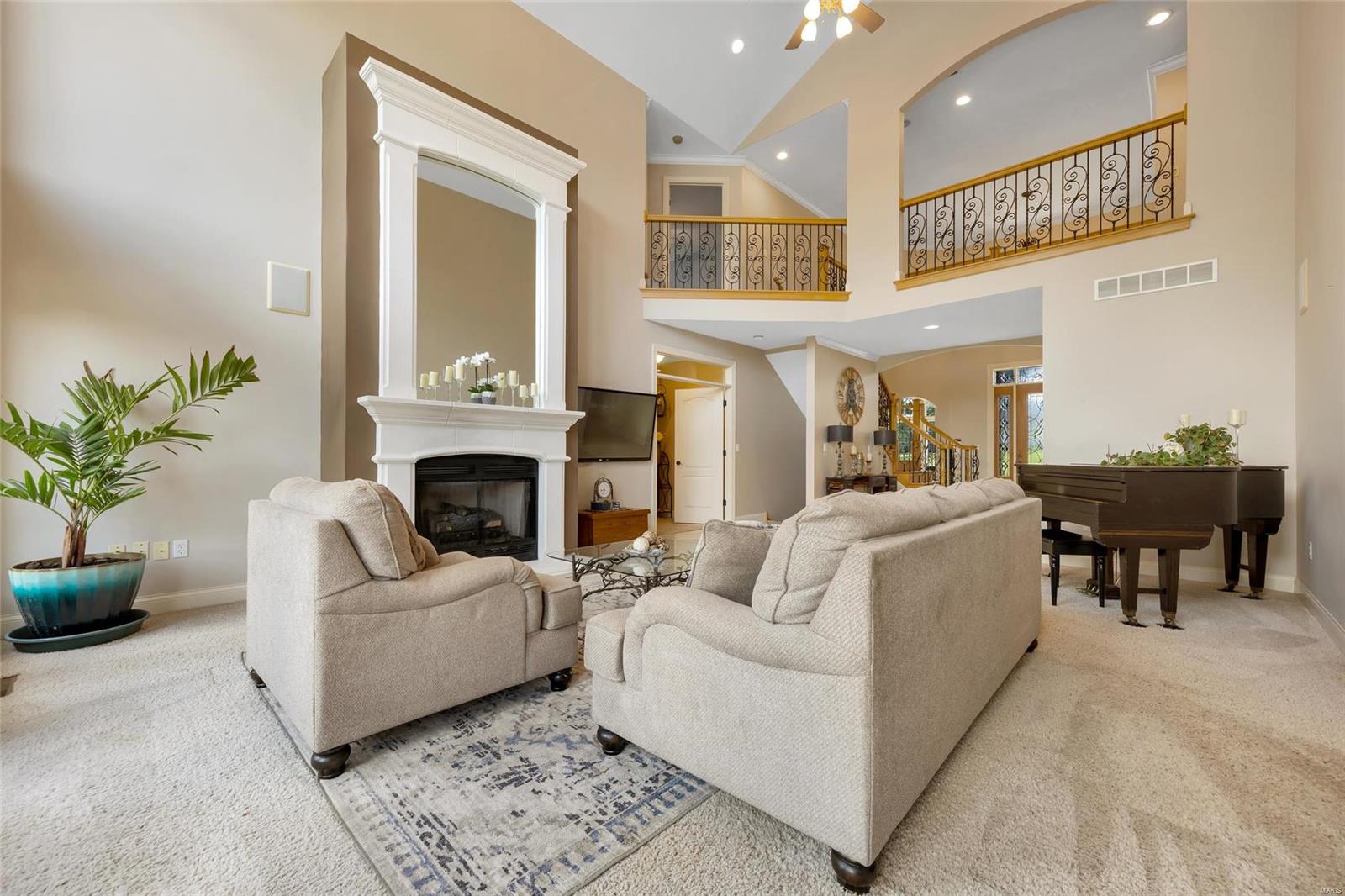 Harry Bench - Residential