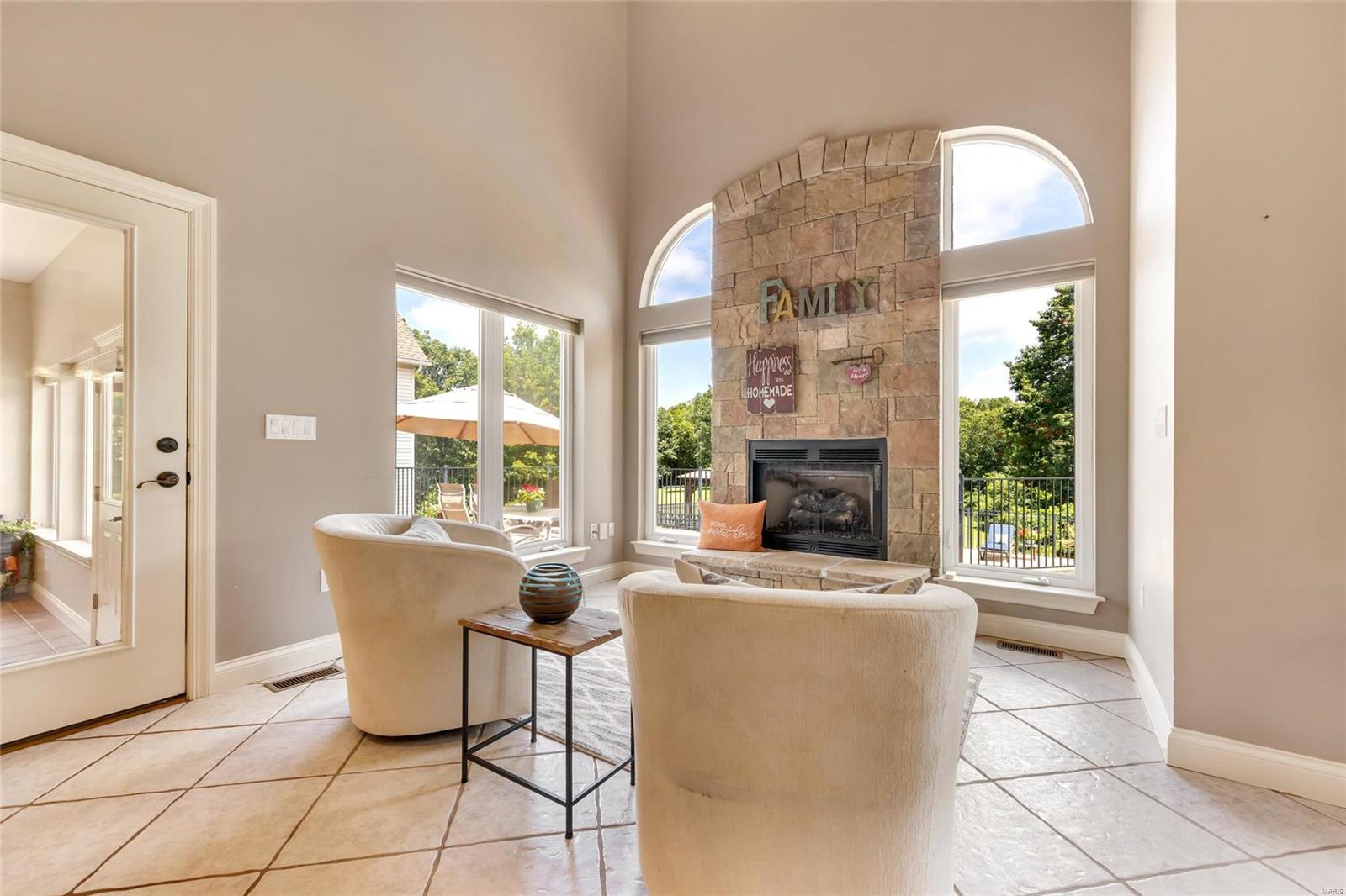 Harry Bench - Residential