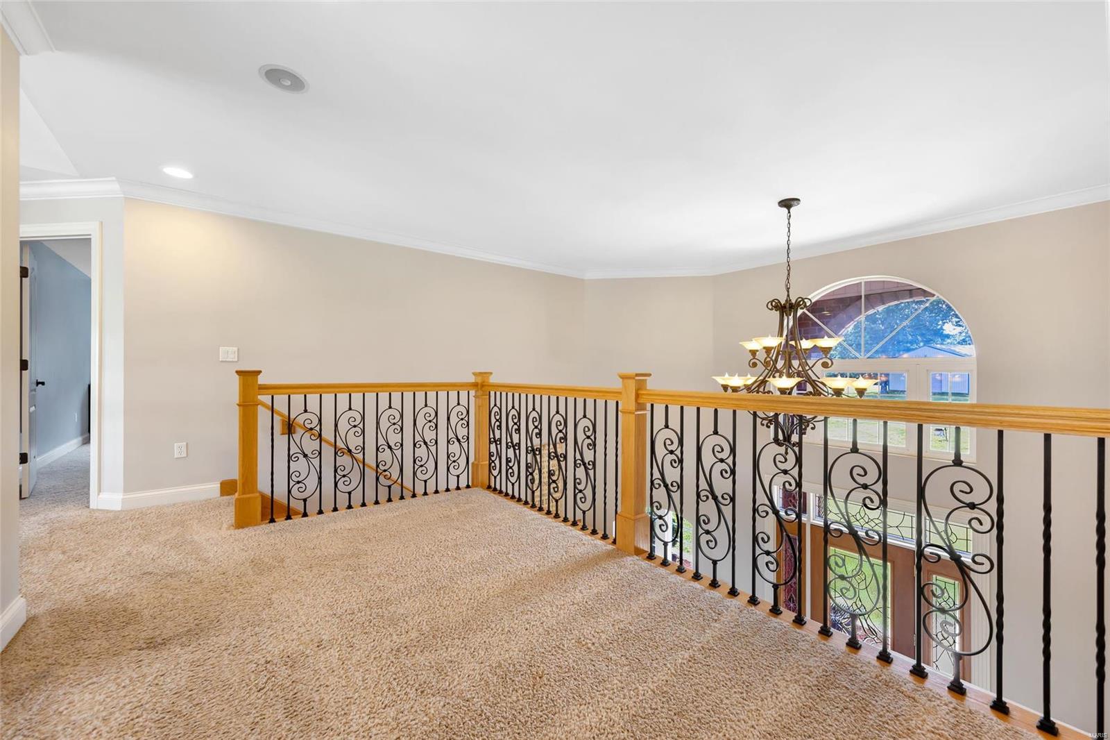 Harry Bench - Residential