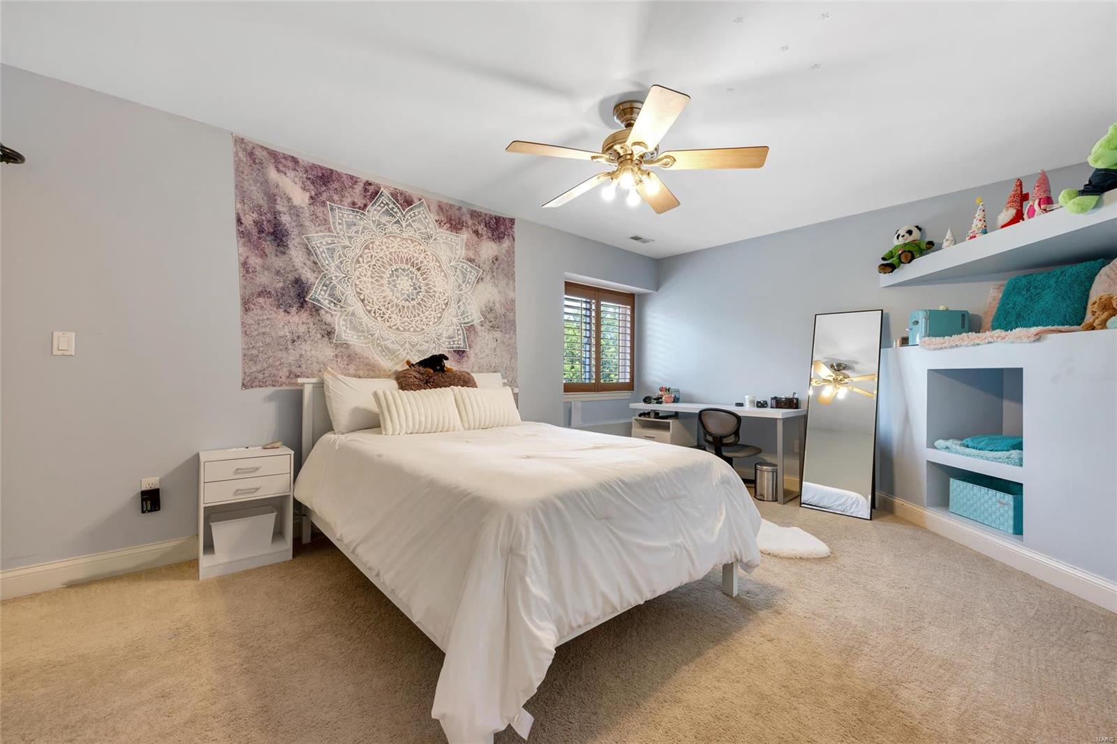 Harry Bench - Residential