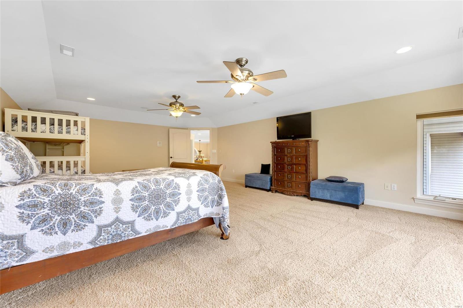 Harry Bench - Residential