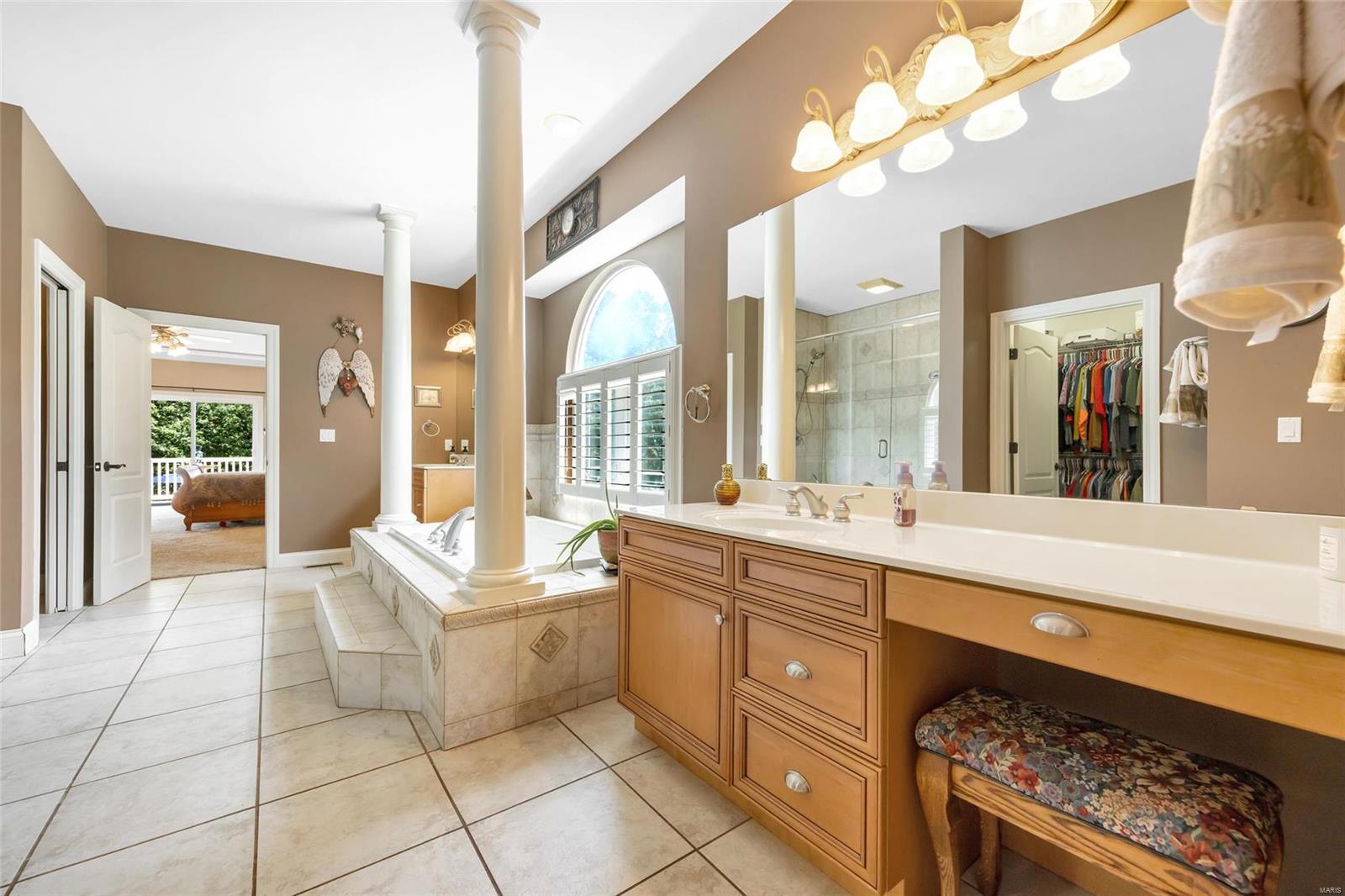 Harry Bench - Residential