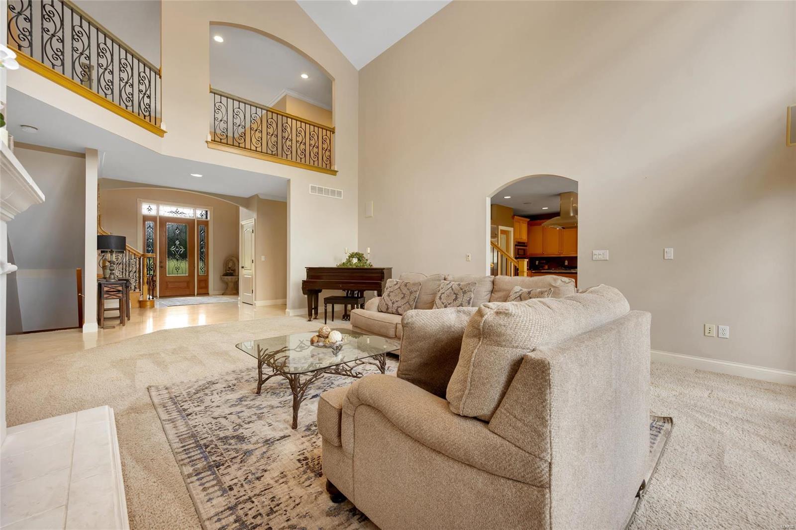 Harry Bench - Residential