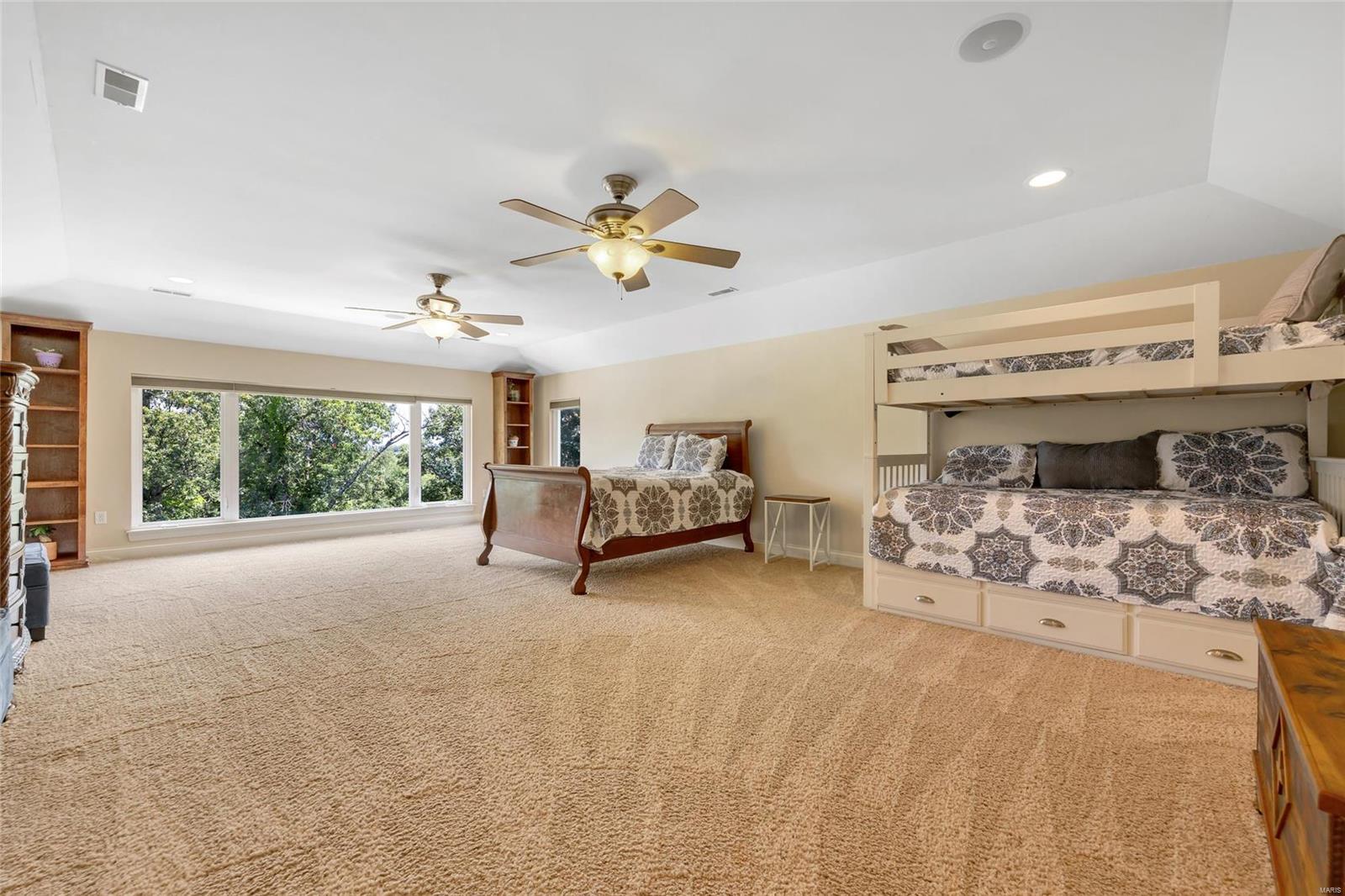 Harry Bench - Residential