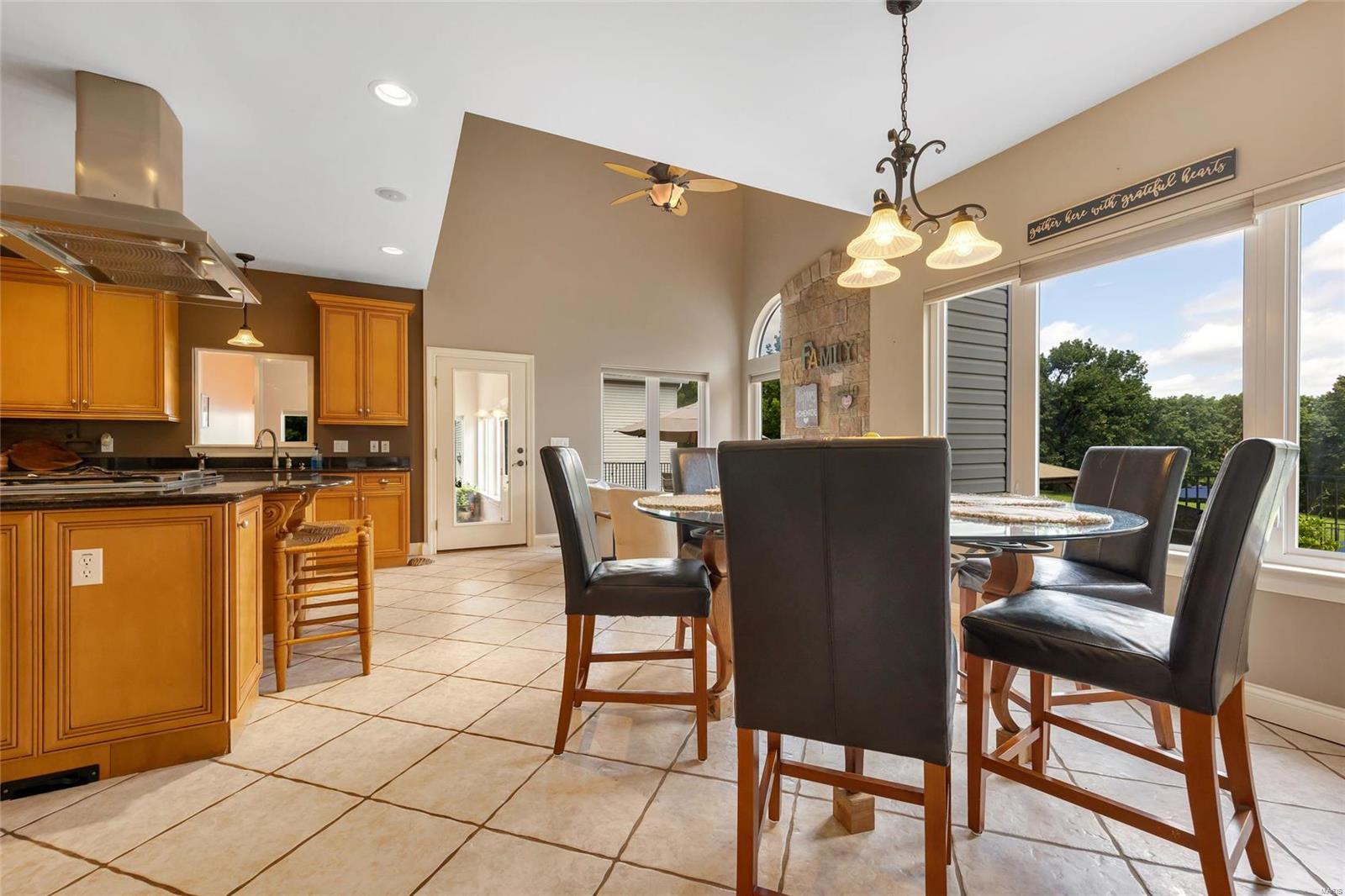 Harry Bench - Residential