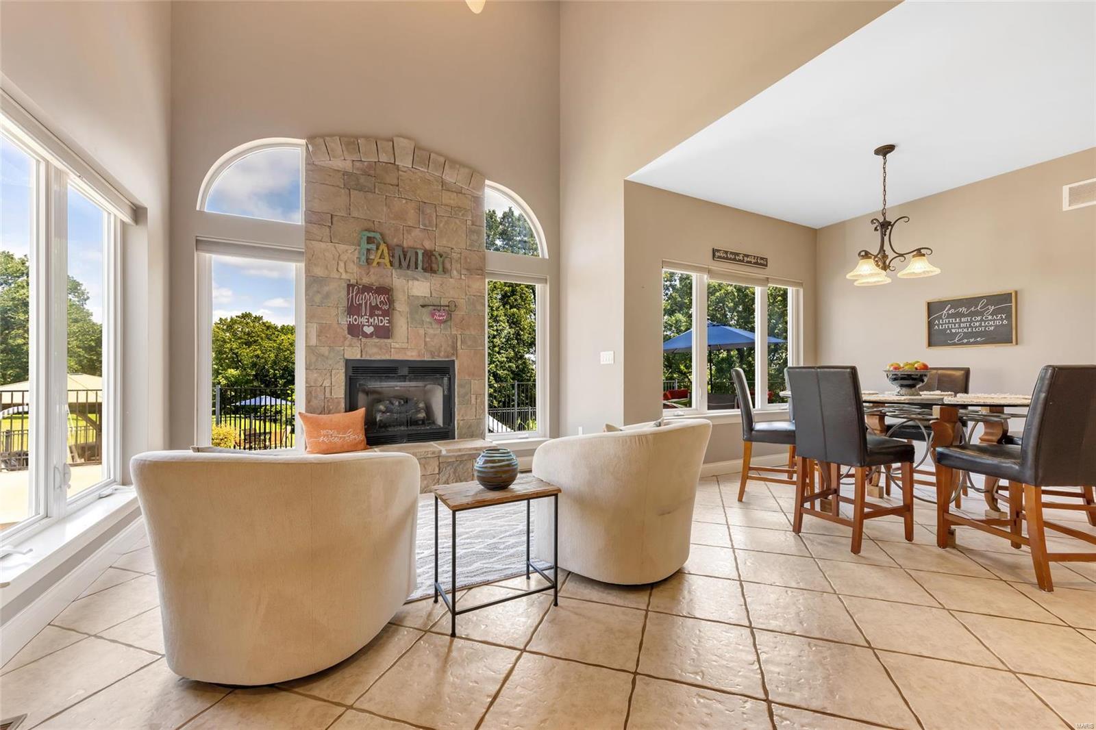 Harry Bench - Residential