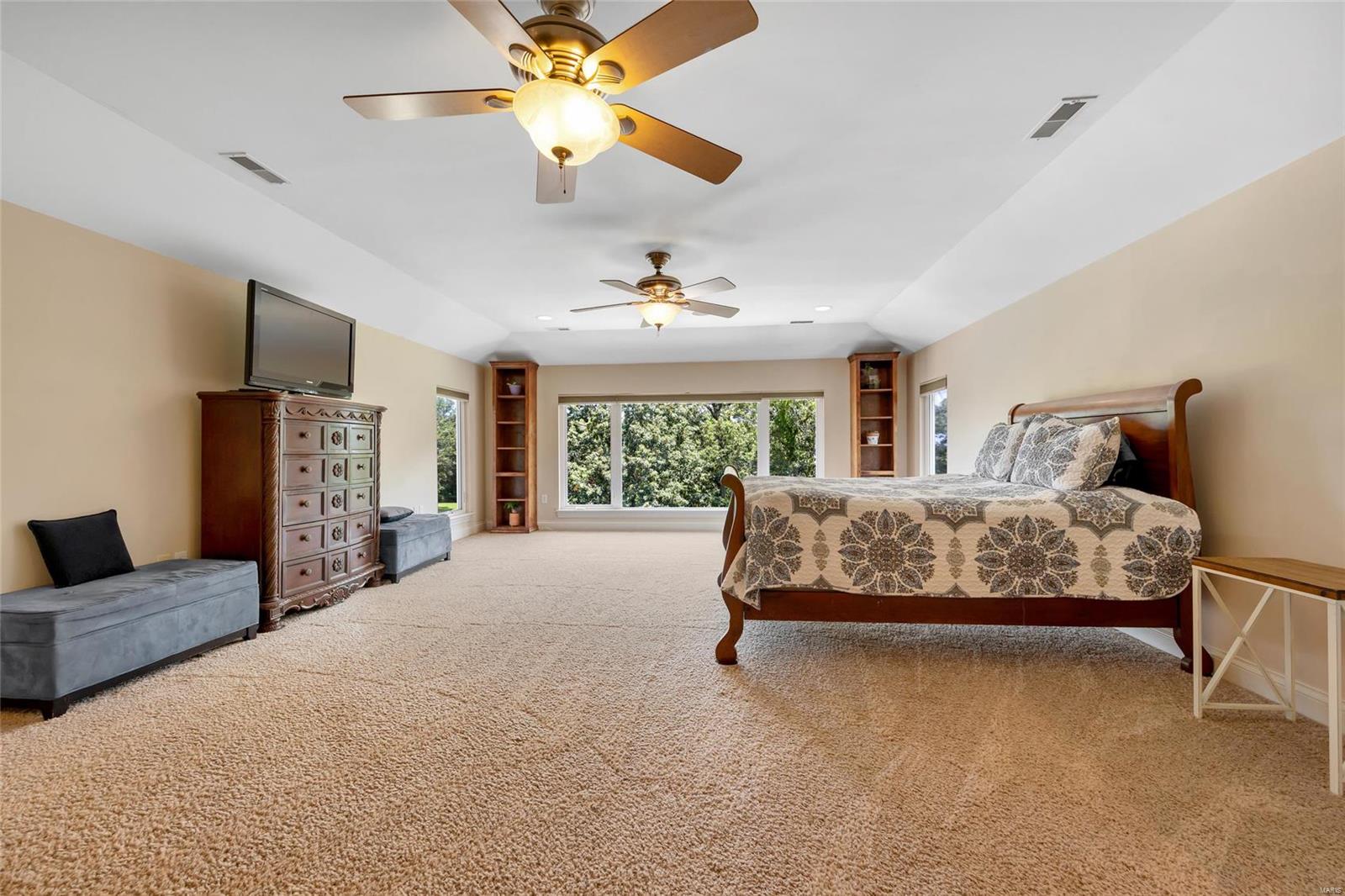 Harry Bench - Residential