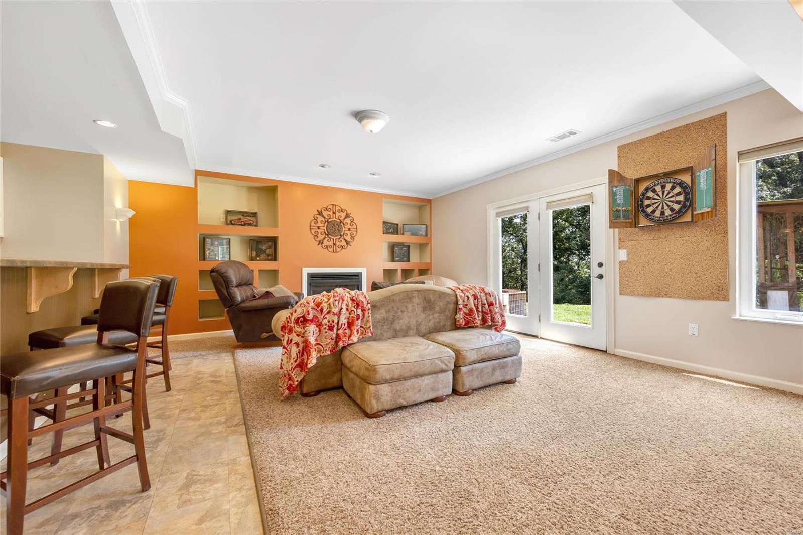 Harry Bench - Residential