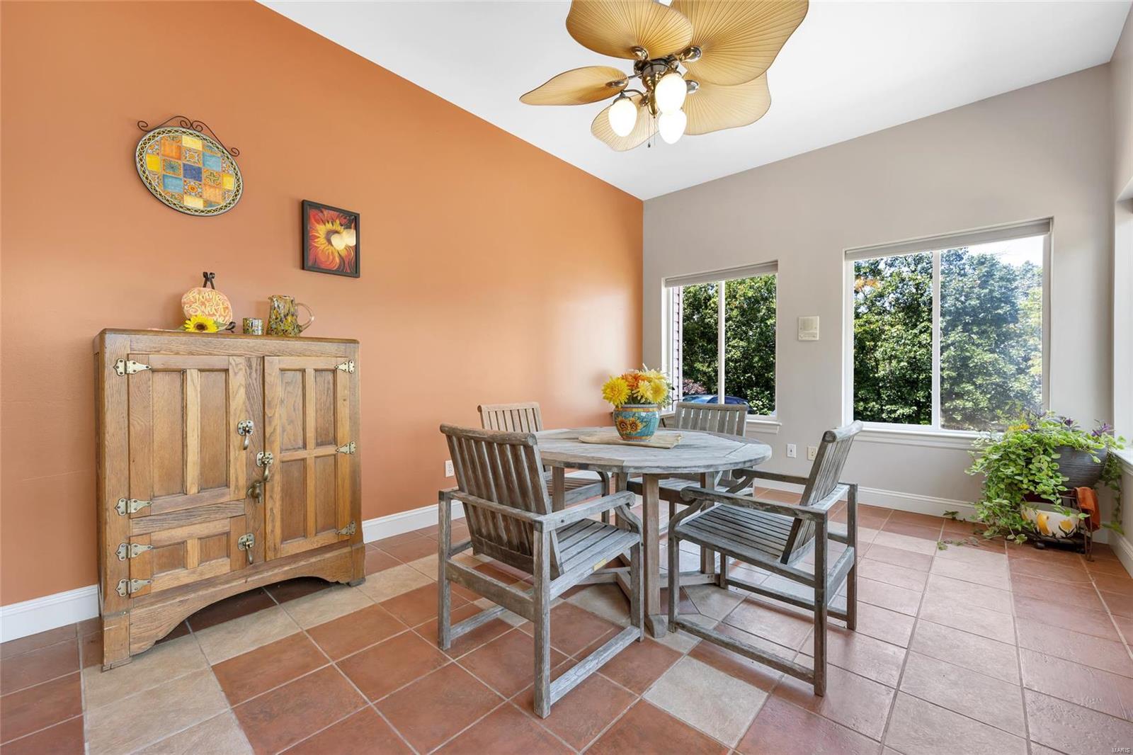 Harry Bench - Residential