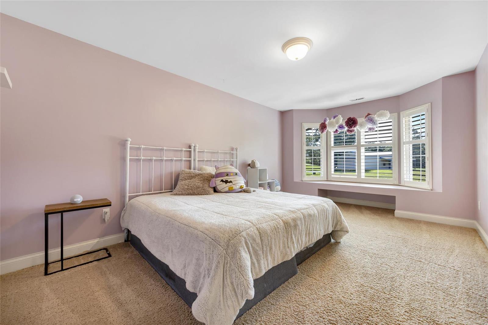 Harry Bench - Residential