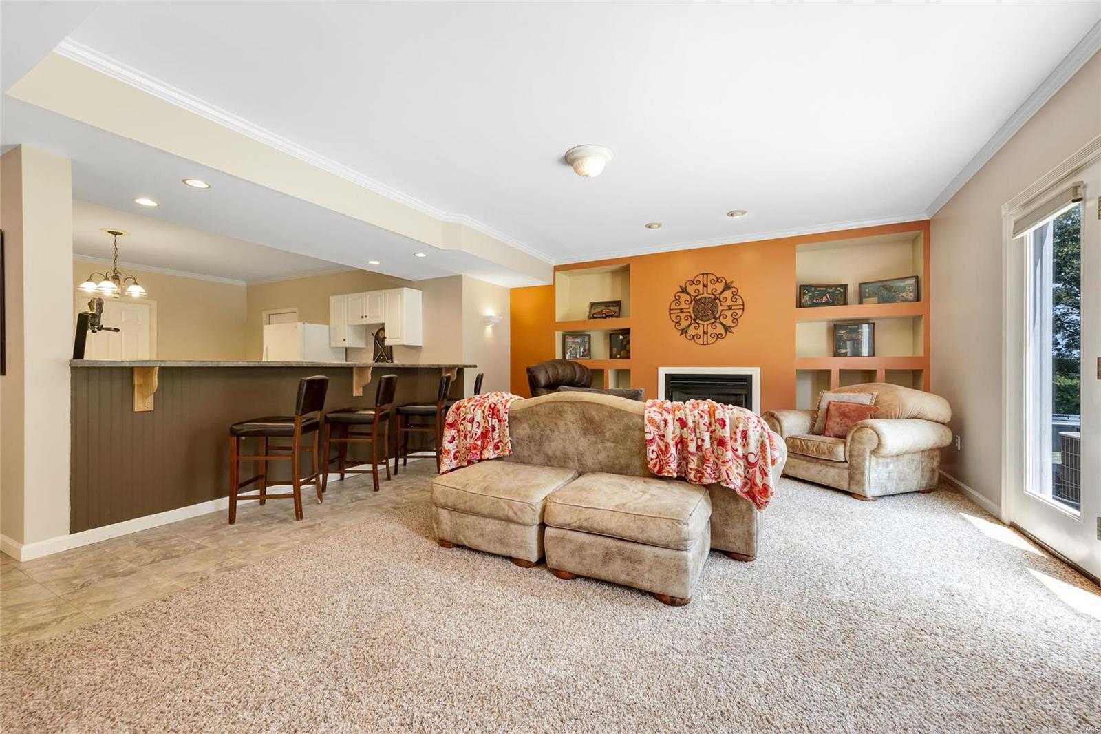 Harry Bench - Residential