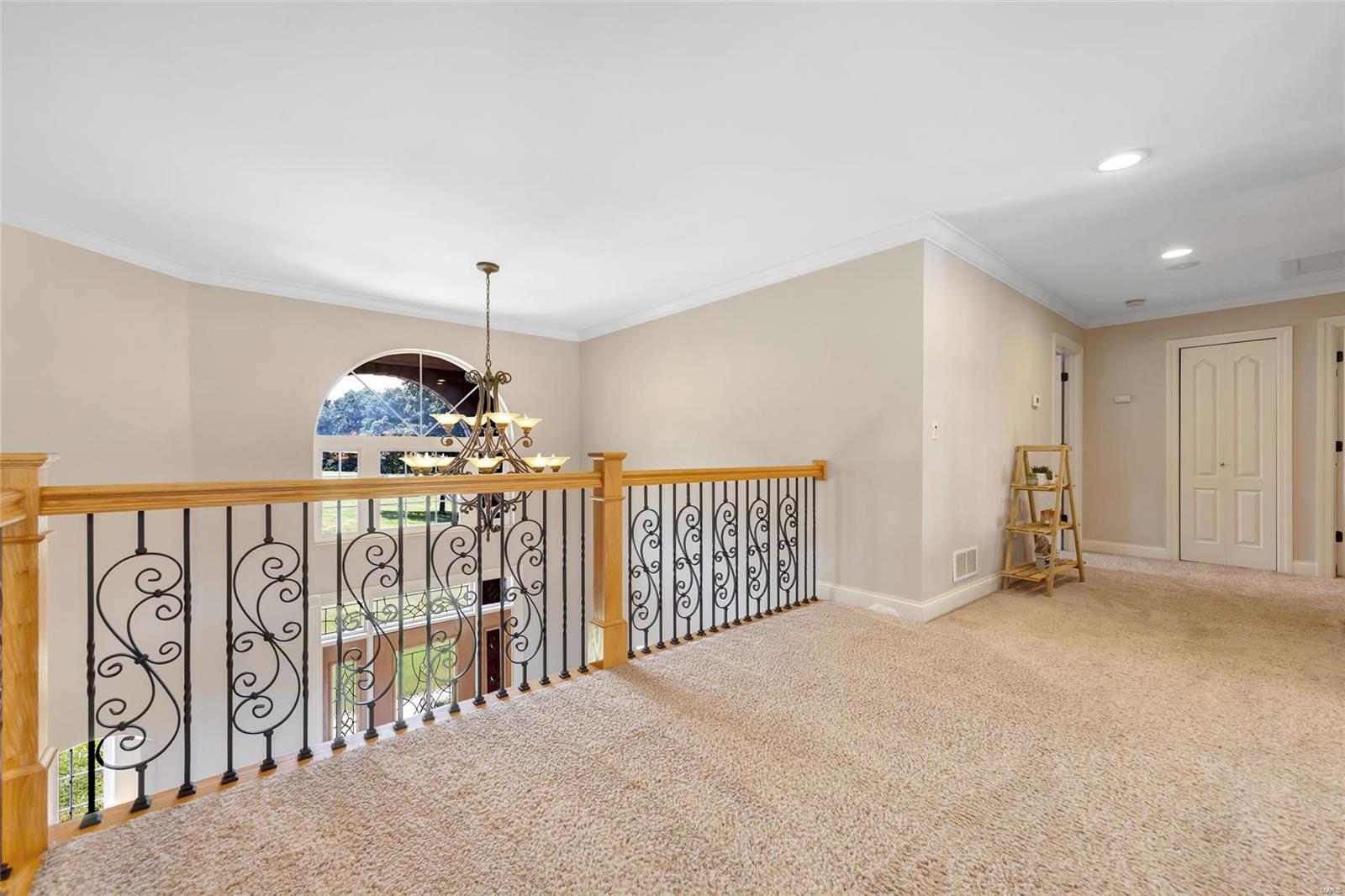 Harry Bench - Residential