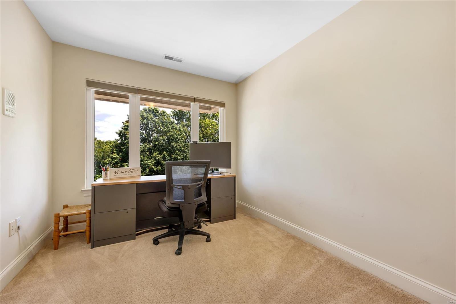 Harry Bench - Residential