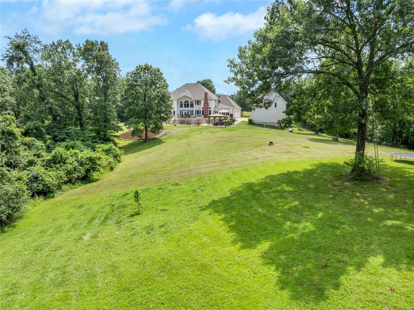 Harry Bench - Residential