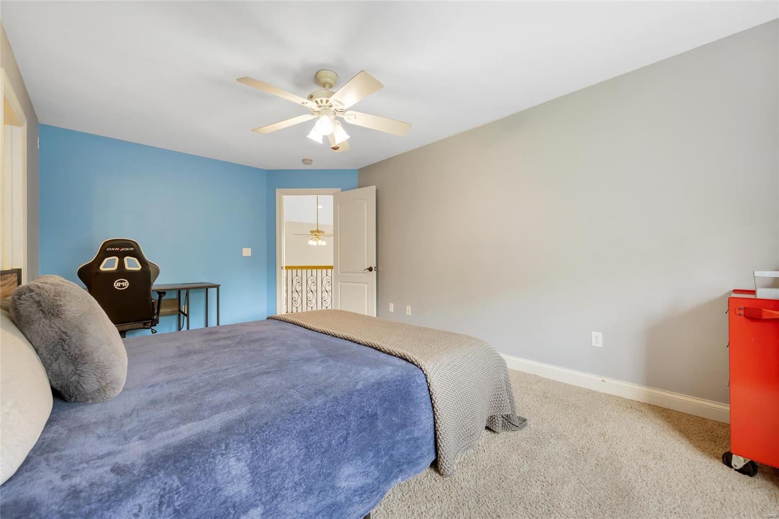 Harry Bench - Residential