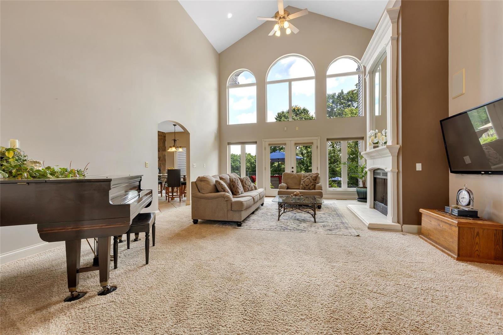 Harry Bench - Residential