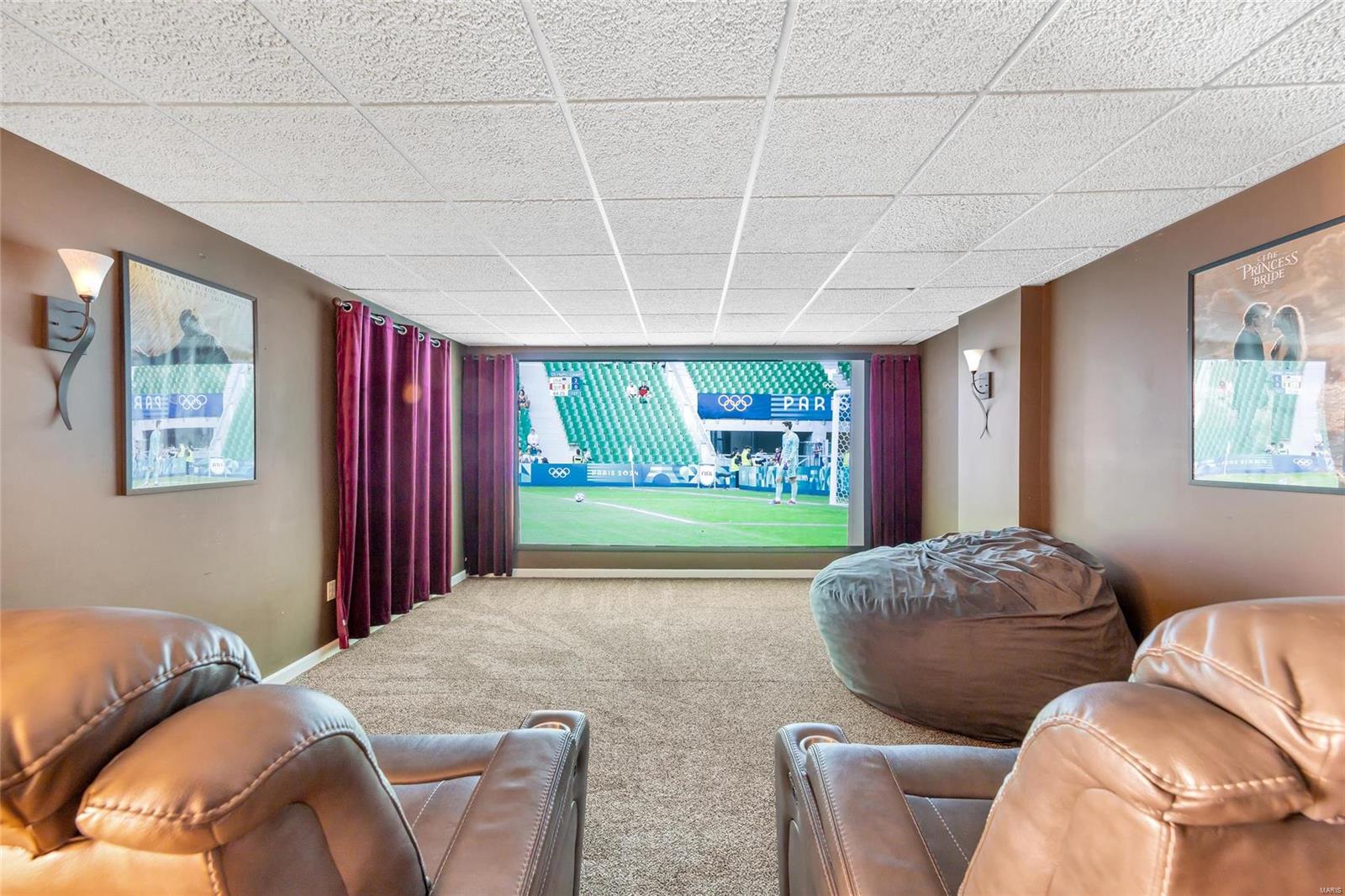 Harry Bench - Residential