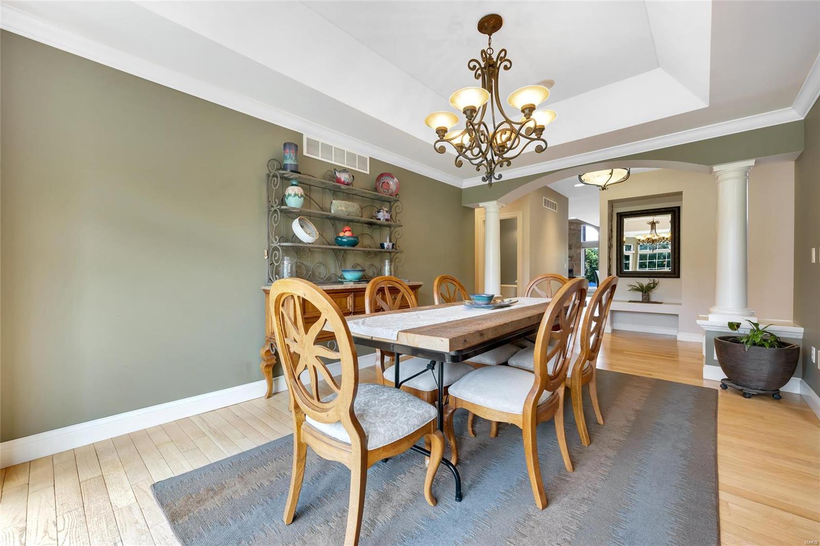 Harry Bench - Residential