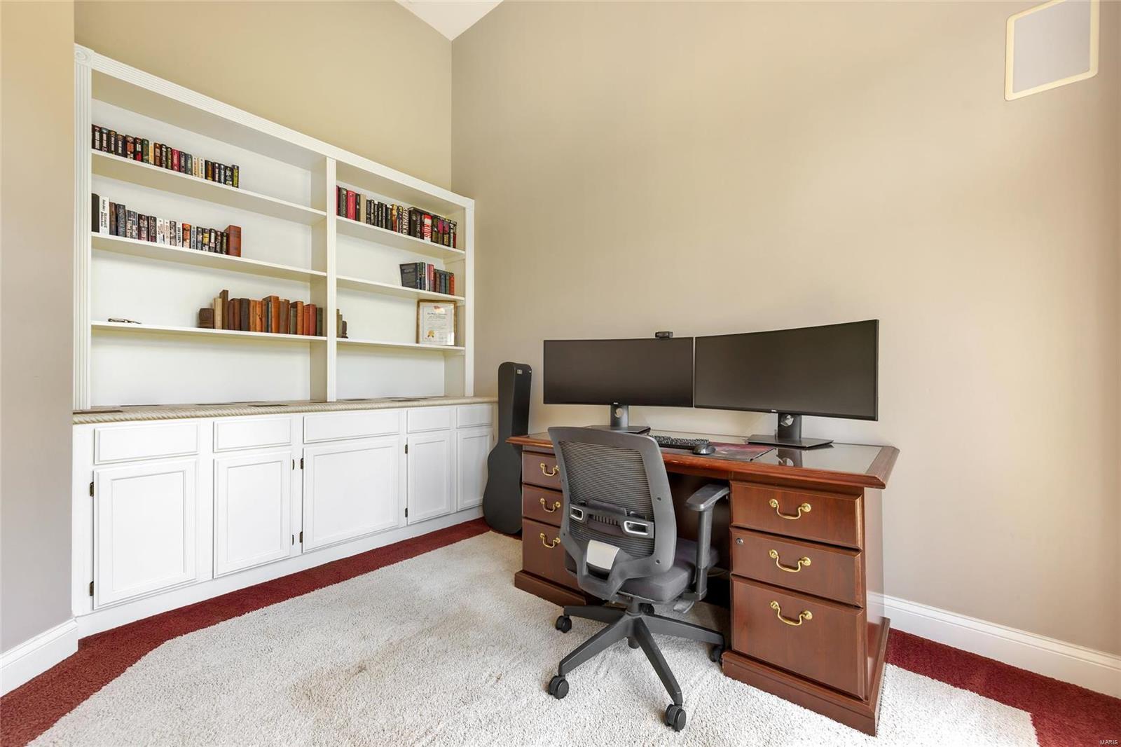 Harry Bench - Residential