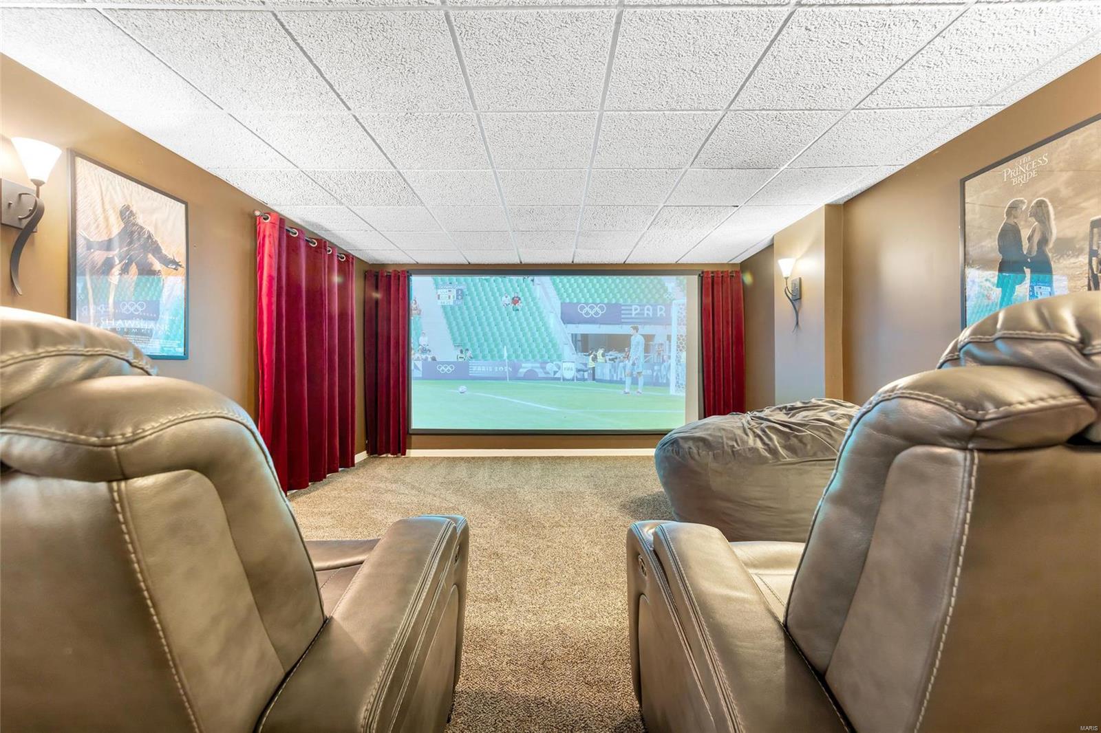 Harry Bench - Residential