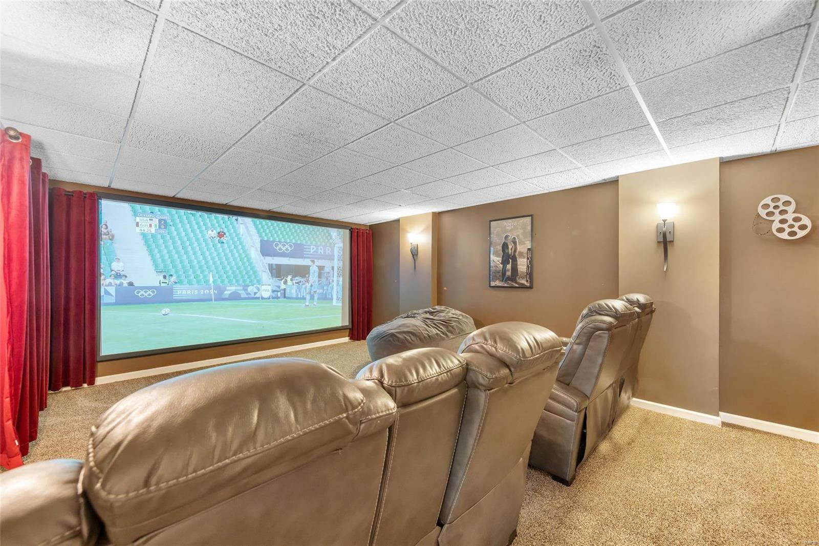 Harry Bench - Residential