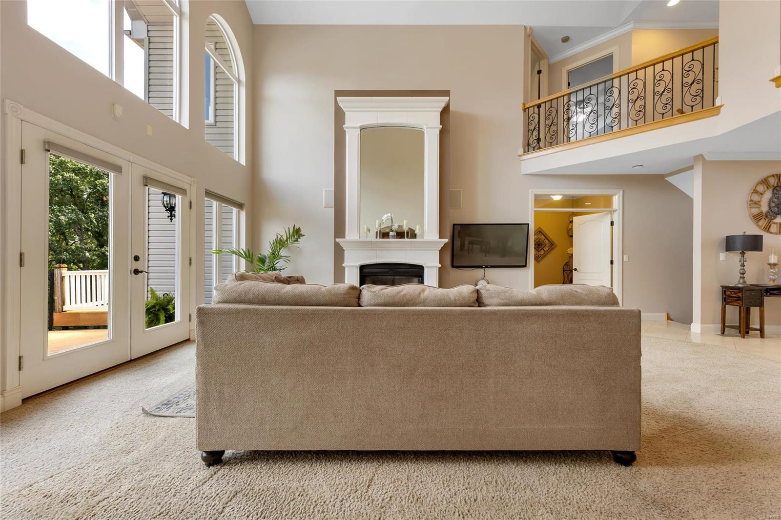 Harry Bench - Residential