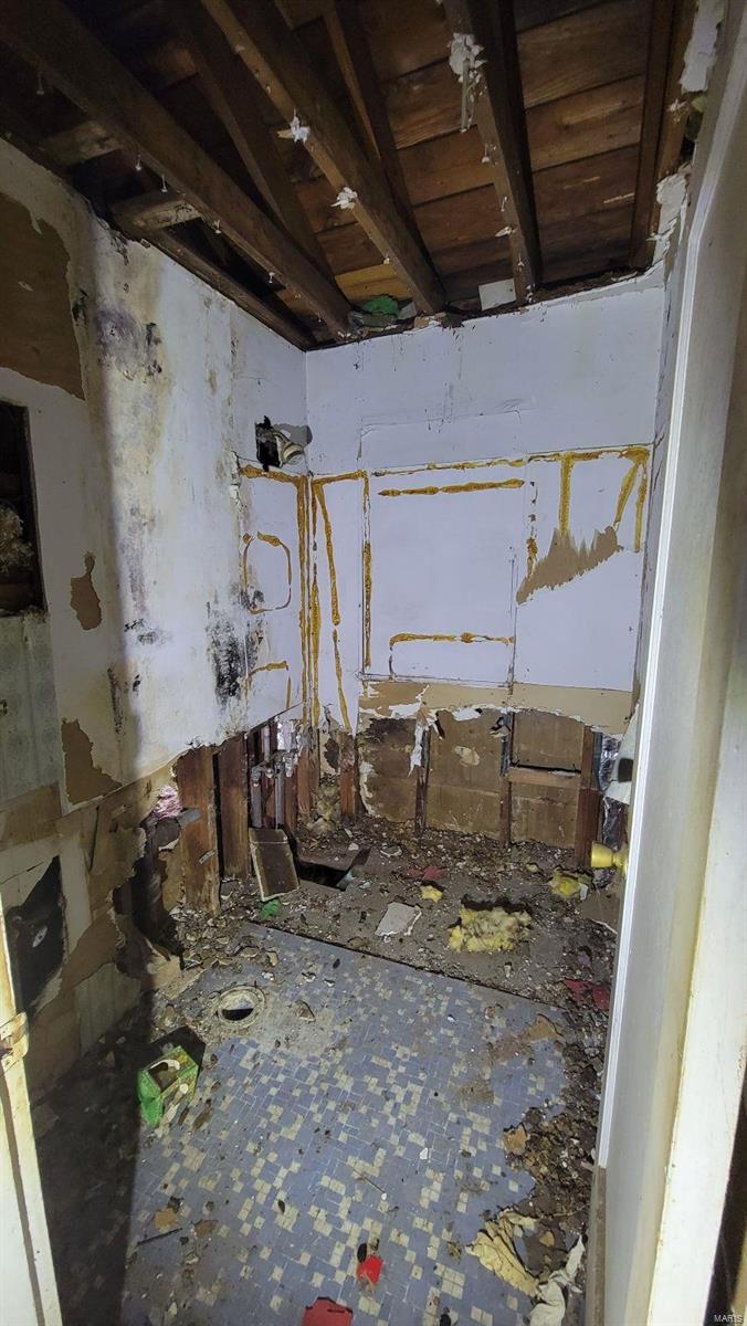 VILLAGE OF ST ANN - Residential