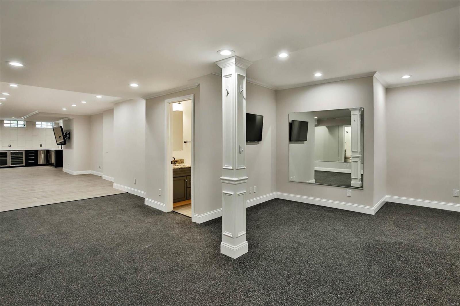 Ladue Lane - Residential