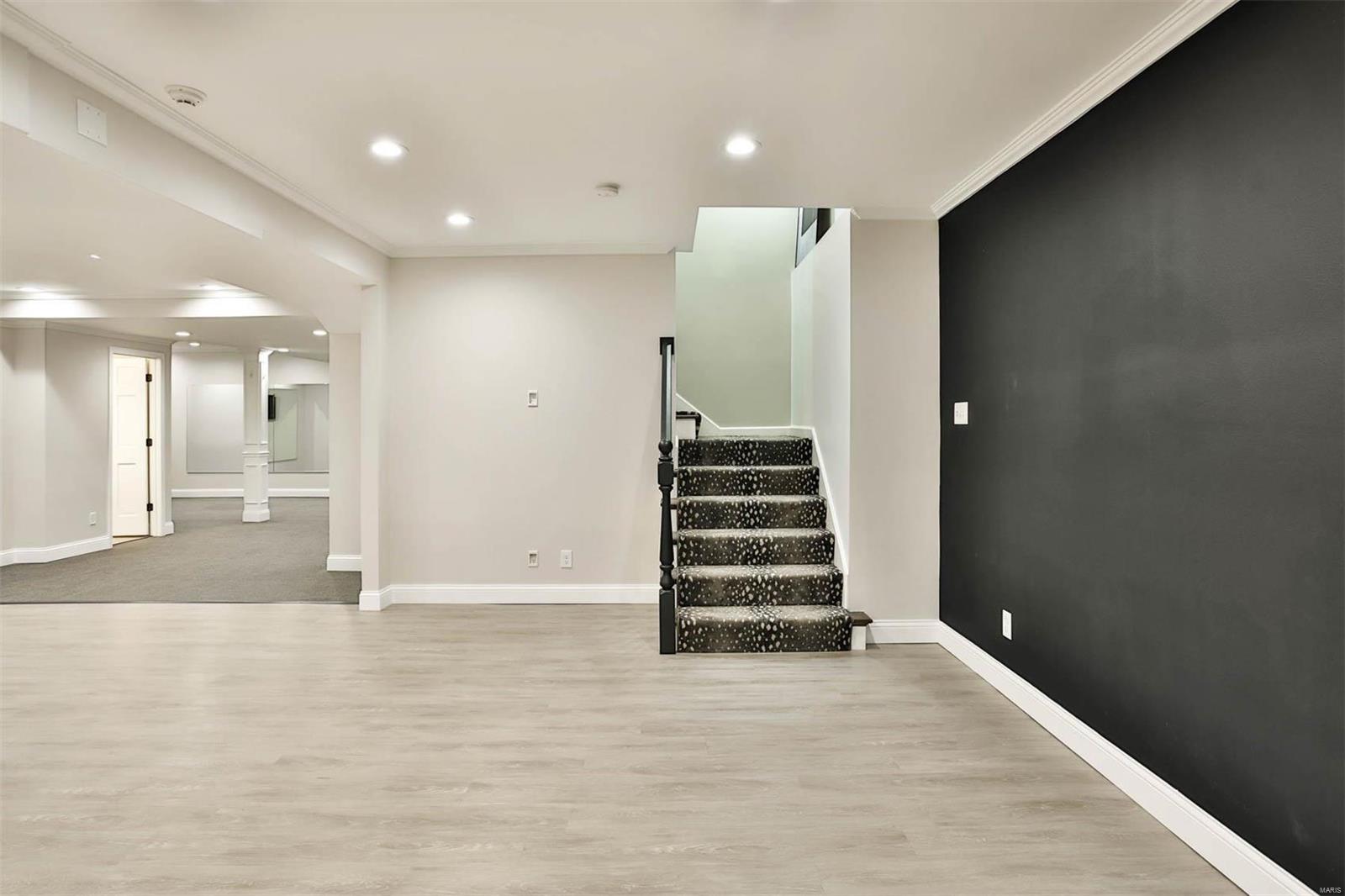 Ladue Lane - Residential