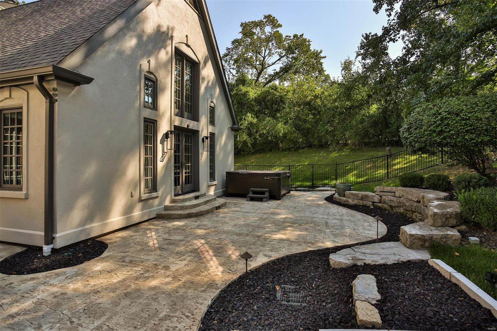 Ladue Lane - Residential