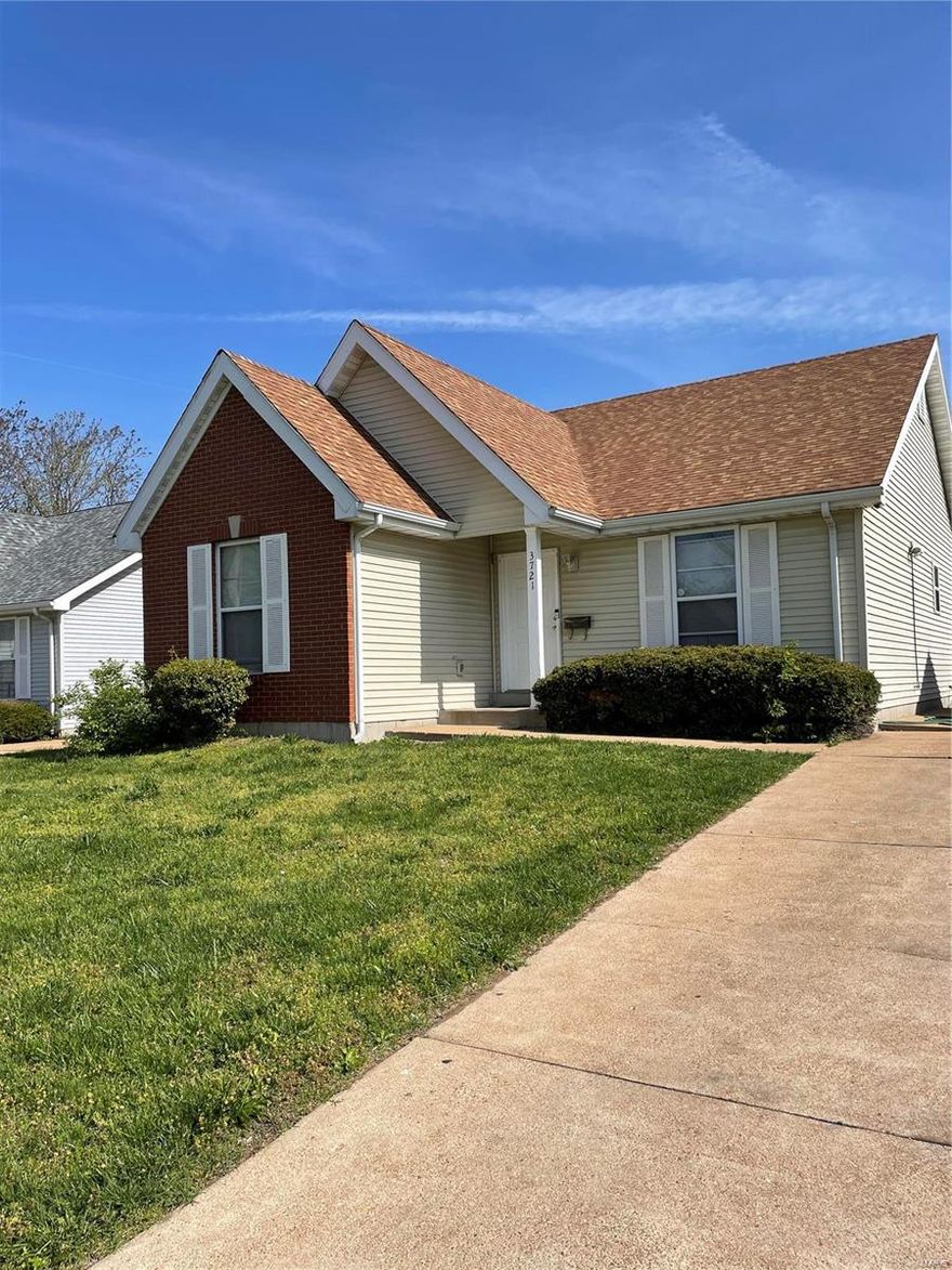 25 single family homes and one four family. Sizes vary from 2 bedrooms one bath (in the four family) to 4 bedrooms 2 baths. All of the buildings were built in 1998. Never a problem renting them. They are well maintained and 14 of them had new roofs installed in 2021-2022. The houses are on several different streets, but within close proximity to each other. 

There are some MHDC restrictions on rents. Owners and management must be approved by MHDC. See the brochure for more information and disclosures. 

Grand Oaks ll, another listing is also available. It has two buildings with 10 units total. It is adjacent to some of these houses.