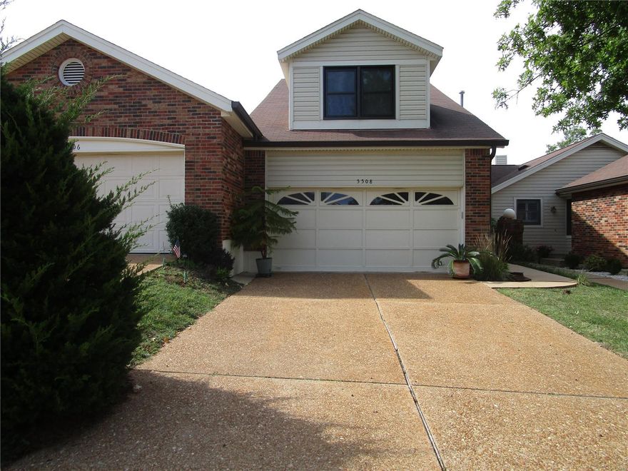 Enter into the open foyer with maplewood flooring to a spacious 2 story condo with 3 good size bedrooms and 2.5 baths. Master bath includes separate shower and jet tub. Master bedroom very nice size plus walk in closet. Second bedroom is very generous in size with another walk in closet. Loft area overlooks breakfast room. Very open and airy felling. Large kitchen offers plenty of cabinets and pantry area with separate breakfast room. Living room with crown molding and a woodburning fireplace which connects to dining area and makes a great space for entertaining. Updates include newer slider in dining area, newer HVAC unit and water heater. Come for your own private showing today! Location: End Unit