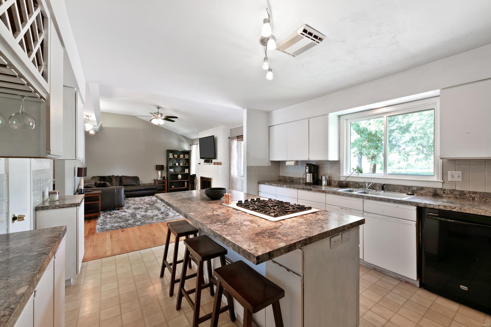 Warson Square - Residential