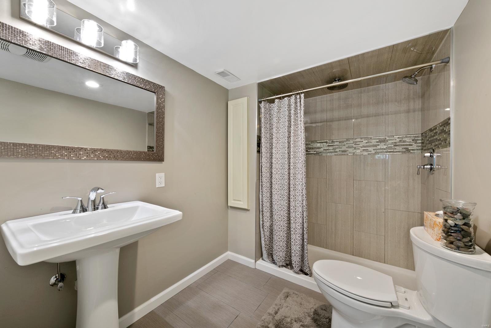 Warson Square - Residential