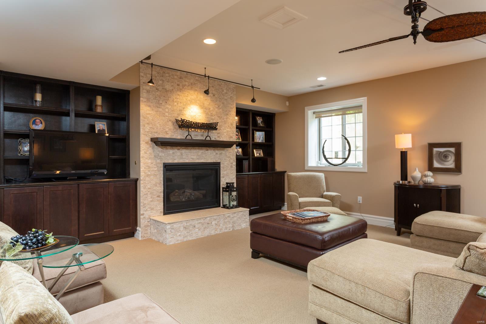 Villas At Meadowbrook - Residential