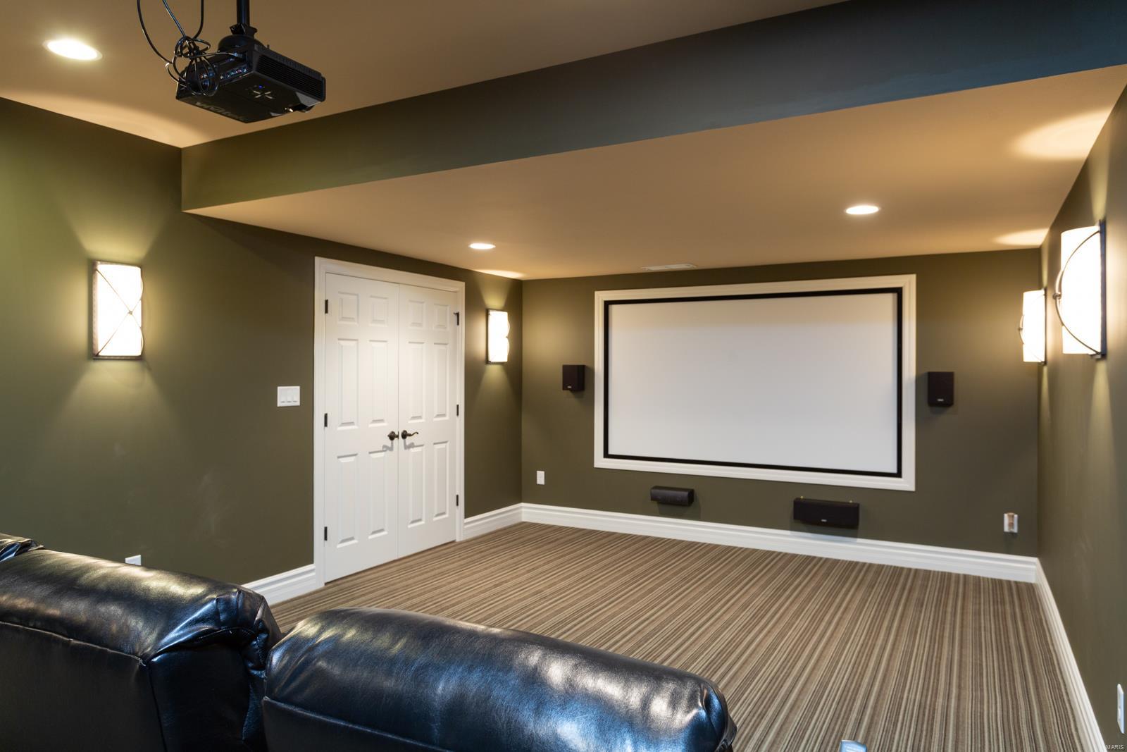 Villas At Meadowbrook - Residential