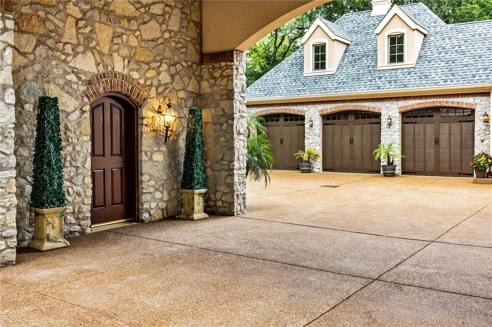 McKenna Pacland Lake - Residential