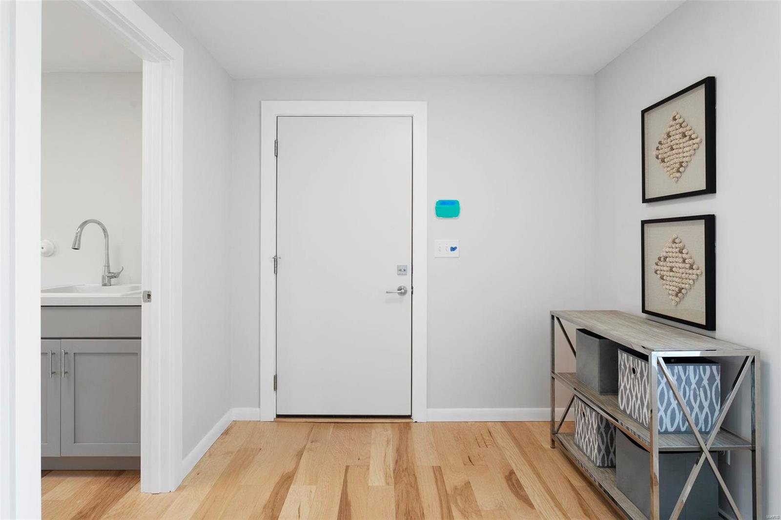 Santino Court - Residential