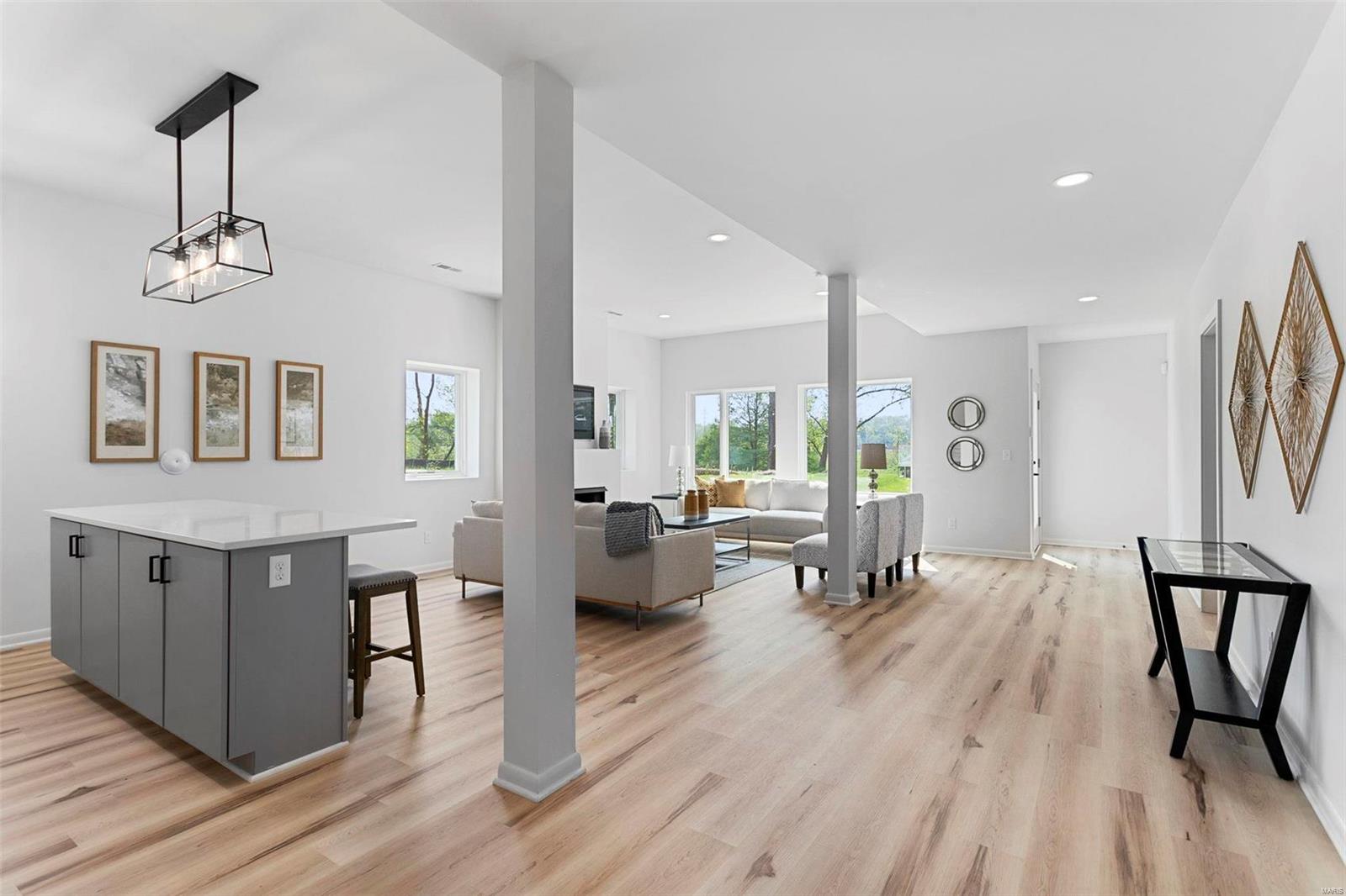 Santino Court - Residential