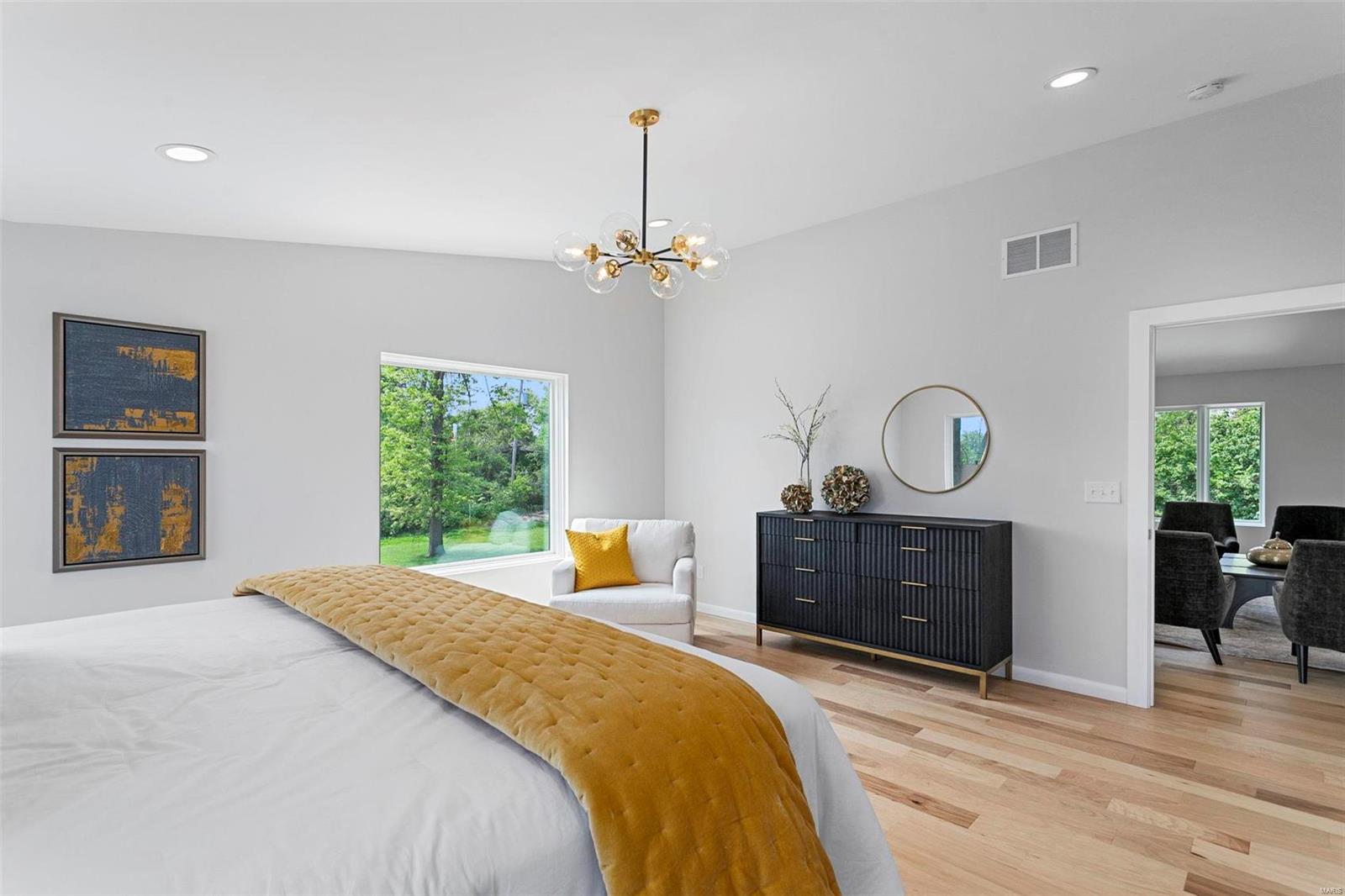 Santino Court - Residential