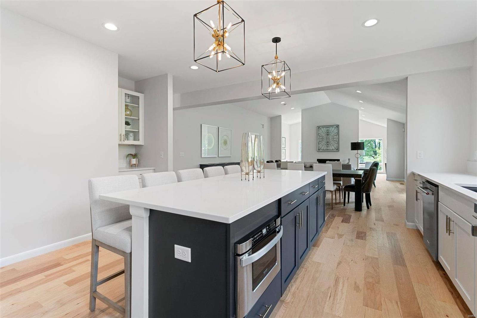 Santino Court - Residential