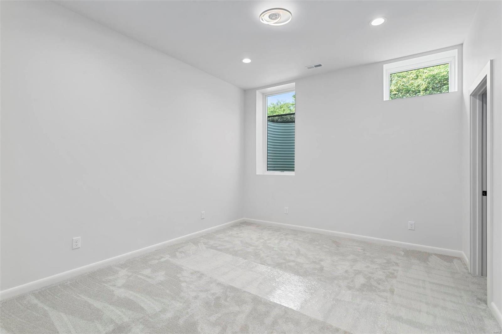 Santino Court - Residential