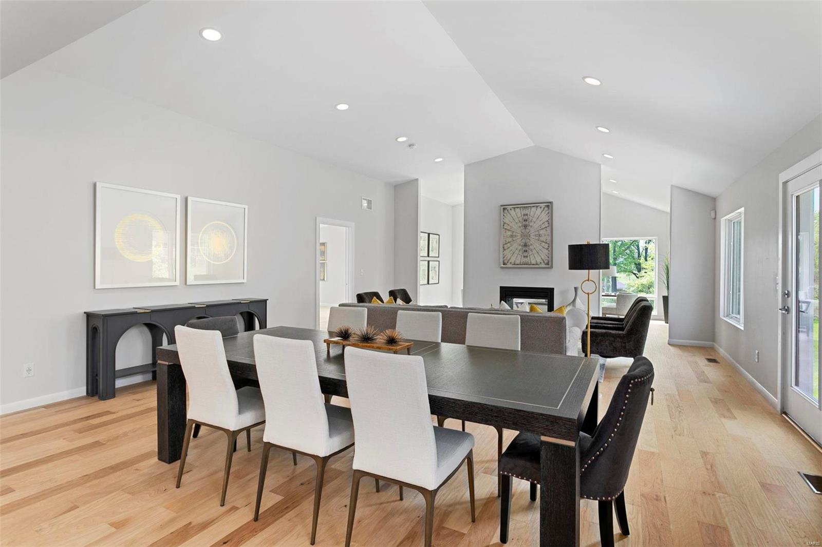 Santino Court - Residential