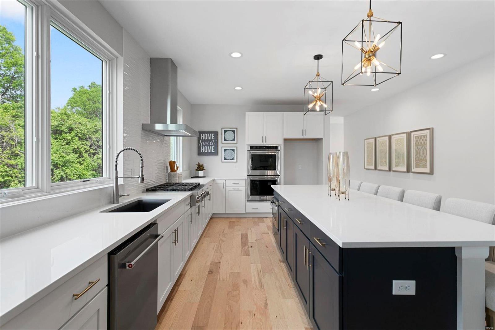 Santino Court - Residential