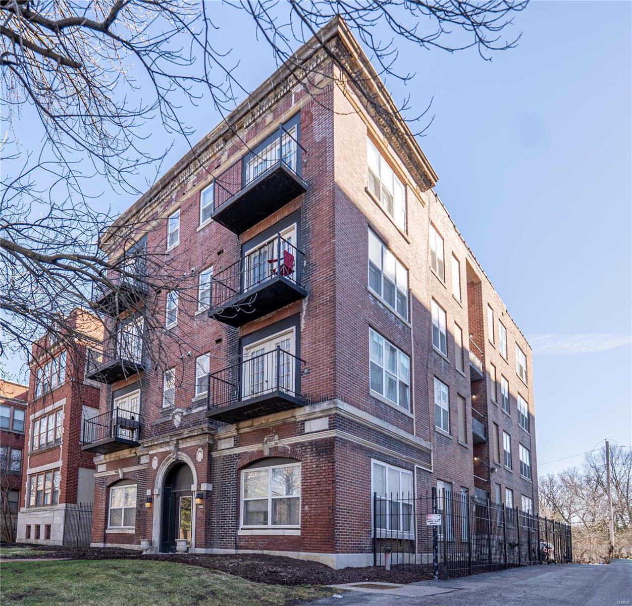 City/St Louis - Residential Income