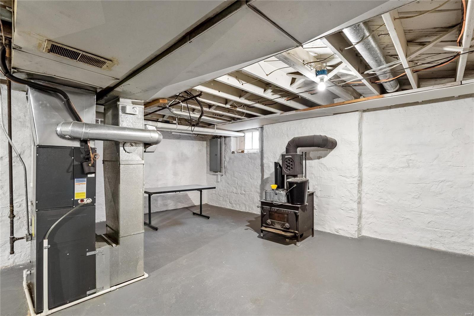 St Ann, Missouri 63074, United States, 2 Bedrooms Bedrooms, ,1 BathroomBathrooms,Residential,Active,33233