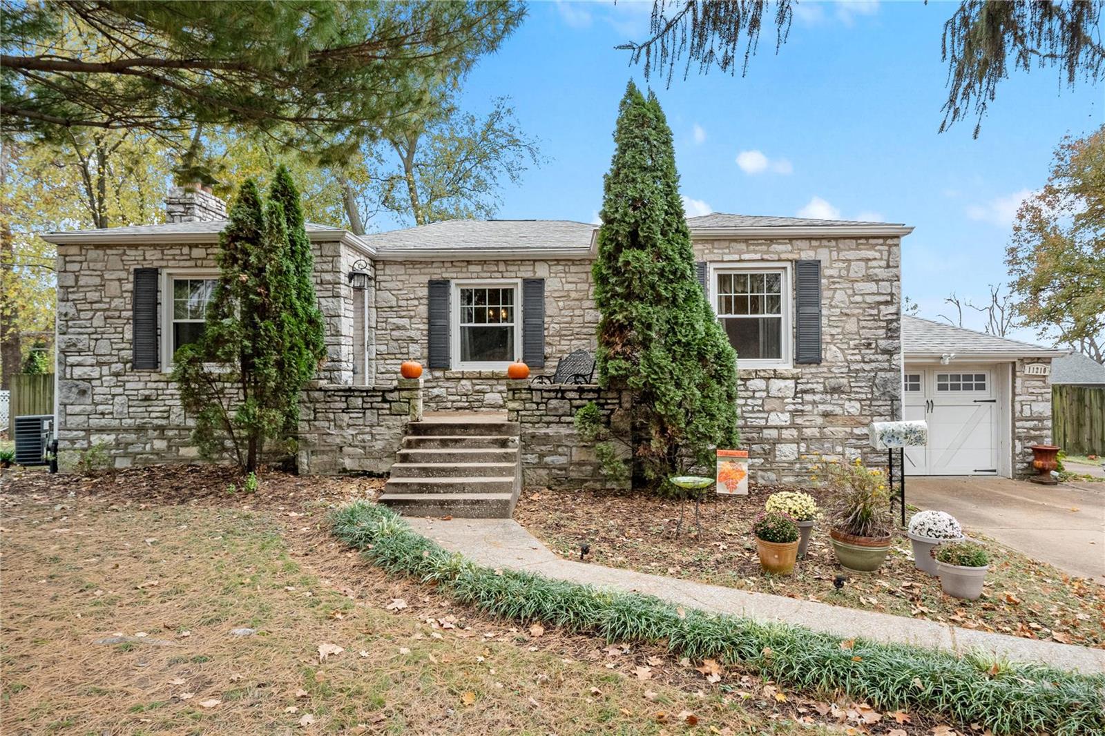 St Ann, Missouri 63074, United States, 2 Bedrooms Bedrooms, ,1 BathroomBathrooms,Residential,Active,33233