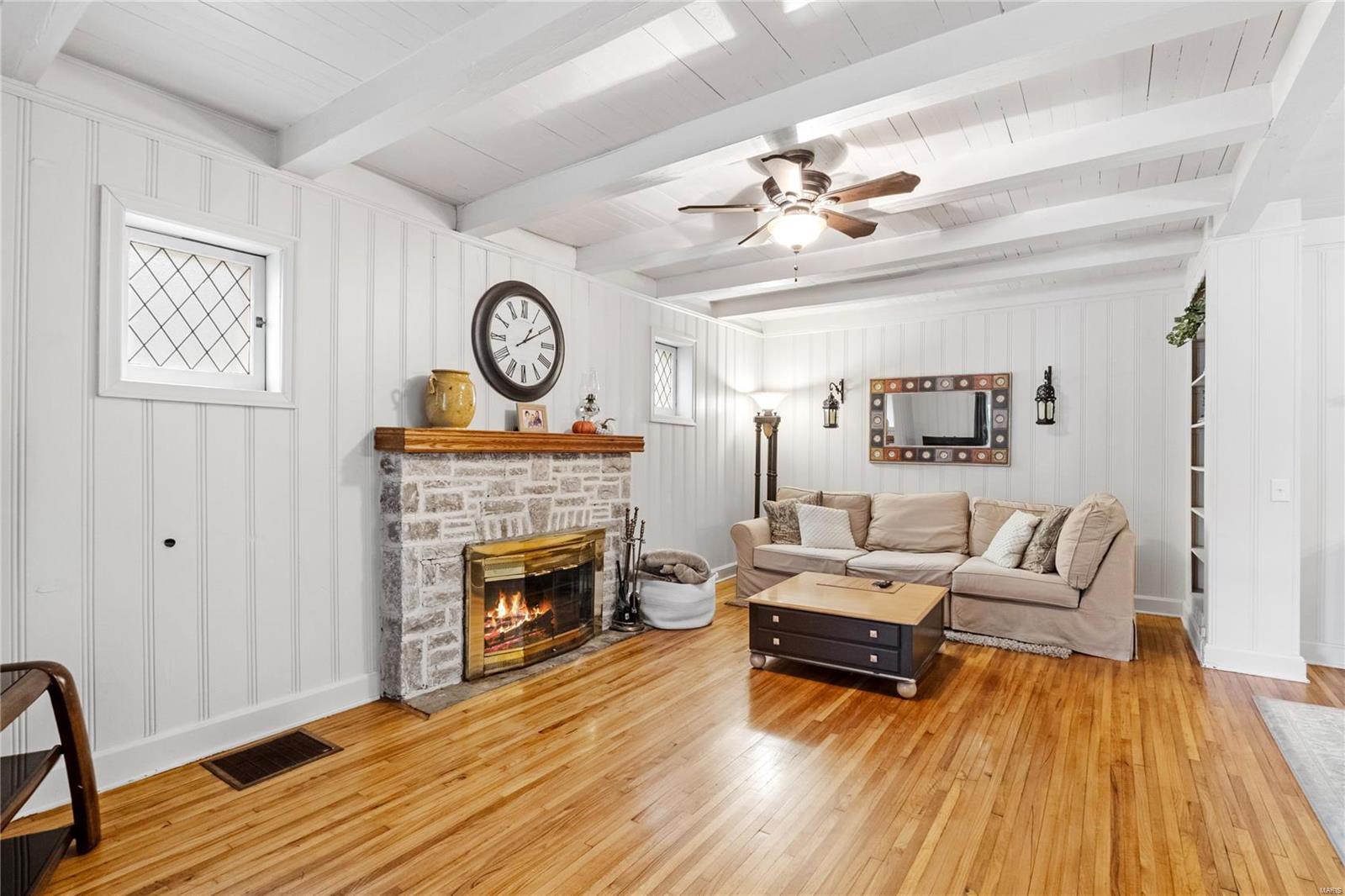 St Ann, Missouri 63074, United States, 2 Bedrooms Bedrooms, ,1 BathroomBathrooms,Residential,Active,33233