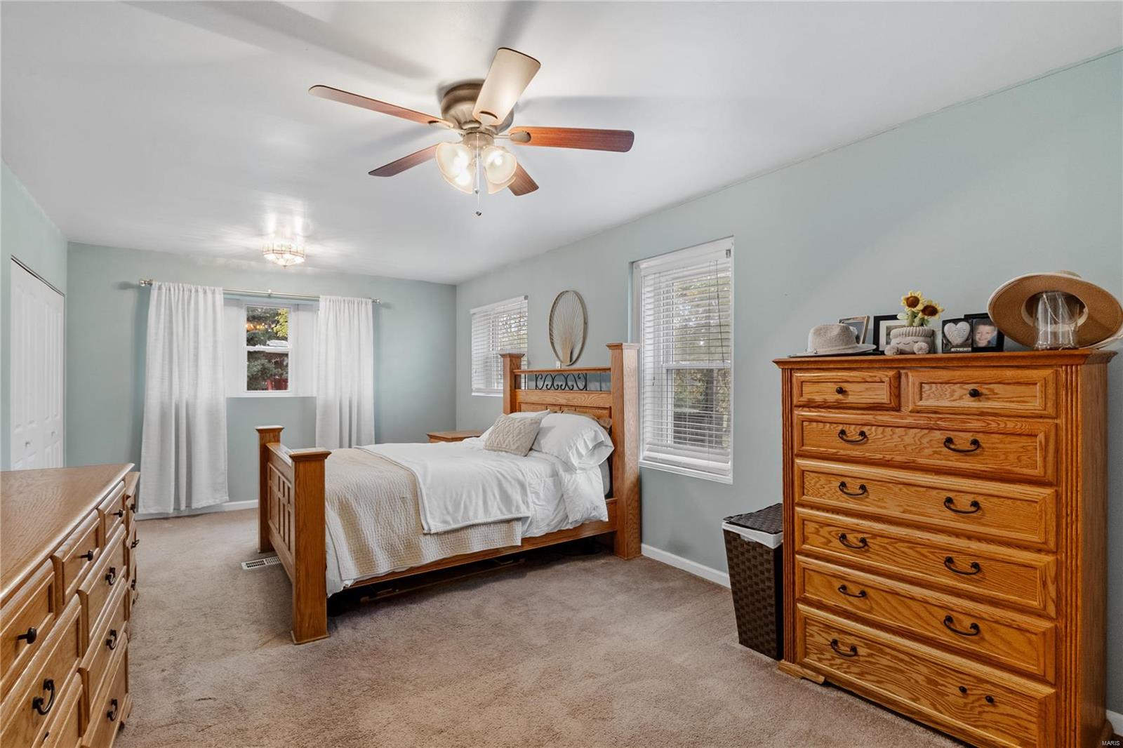 St Ann, Missouri 63074, United States, 2 Bedrooms Bedrooms, ,1 BathroomBathrooms,Residential,Active,33233